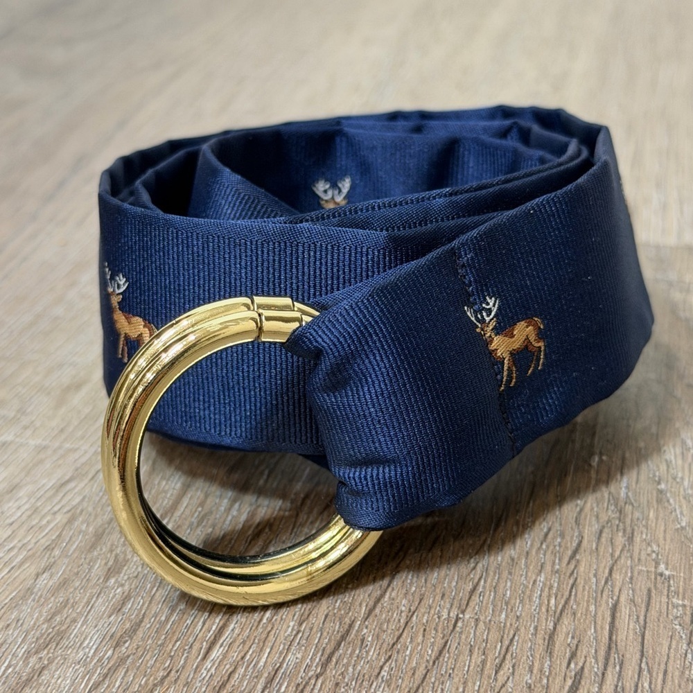 Brooks Brothers Size Medium Preppy Reindeer All Over Print Navy and Gold Belt